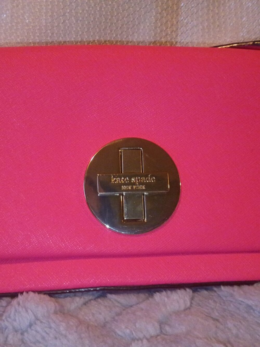 Kate Spade Cedar Street Turn-Lock Crossbody in Fuchsia Pink